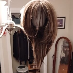 Brown Layered Wig with Caramel Highlights